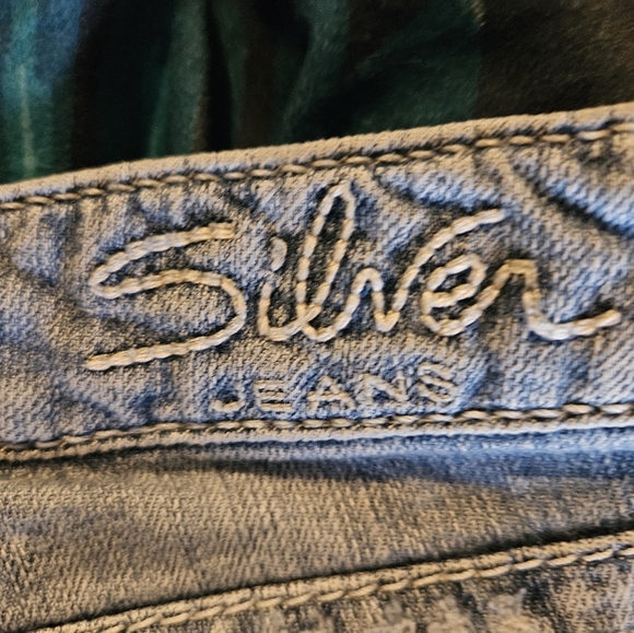 Womens Distressed Silver Jean Shorts - Picture 6 of 13